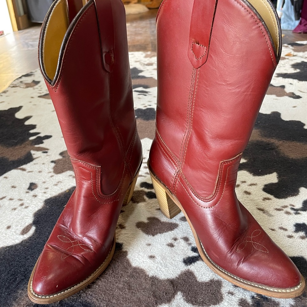 VINTAGE!! Red Cowgirl Boots